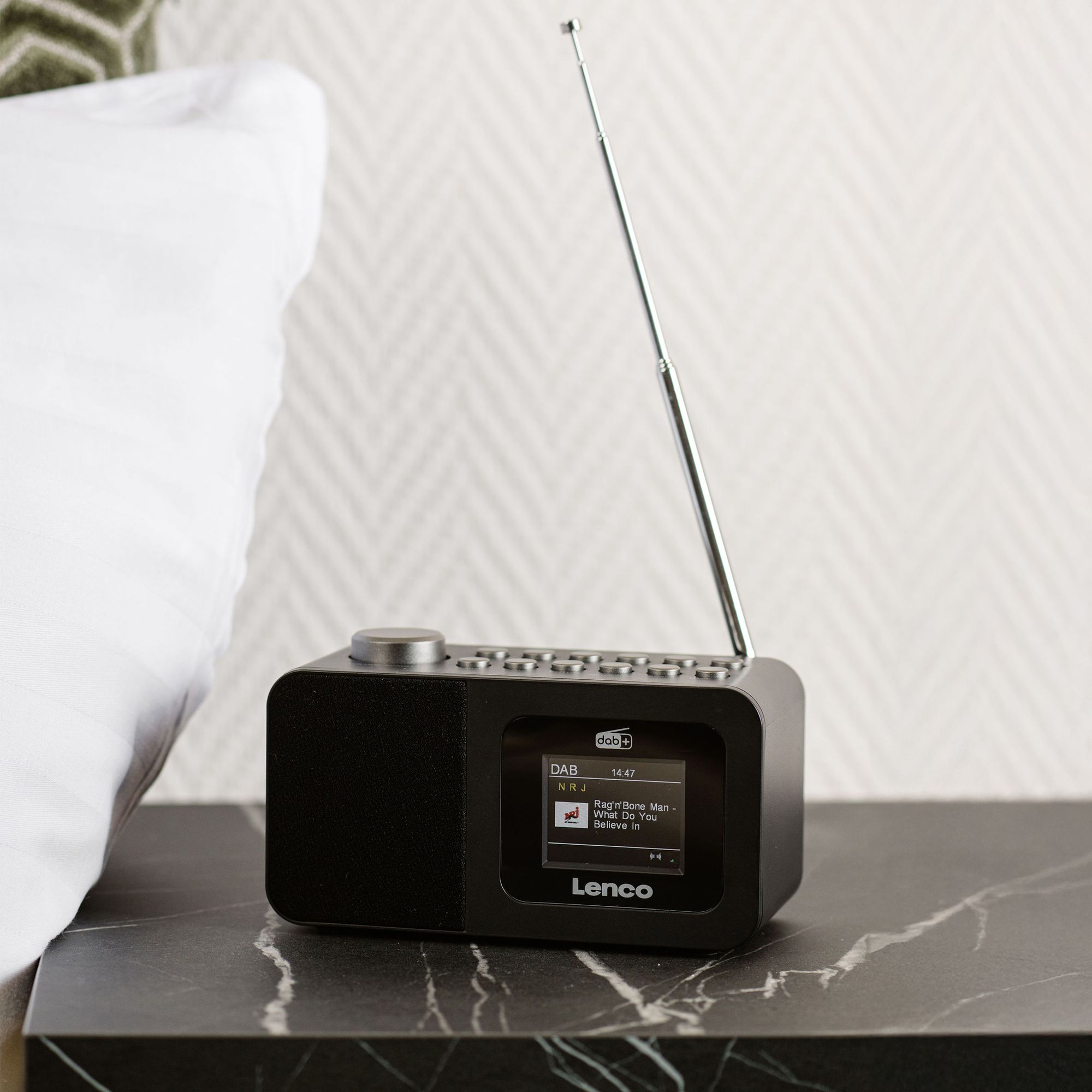 LENCO CR-650BK - DAB / FM-wekkerradio Met Bluetooth® En D Fm Wekkerradio Met Bluetooth En Draadloos Opladen Zwart