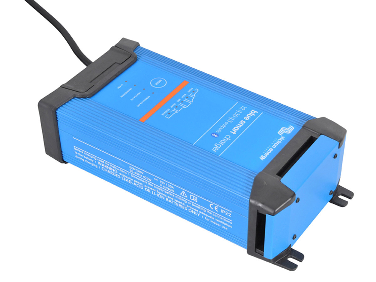 techno line BC 1000 Set Akku-Ladegerät blau